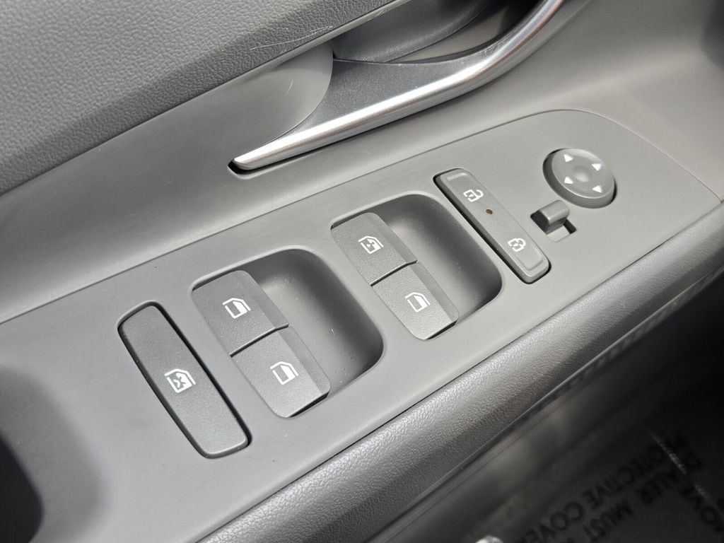 2025 Hyundai Elantra SEL - Photo 27
