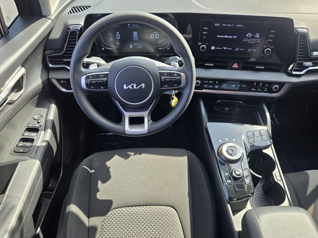 2025 Kia Sportage LX Hybrid - Photo 13