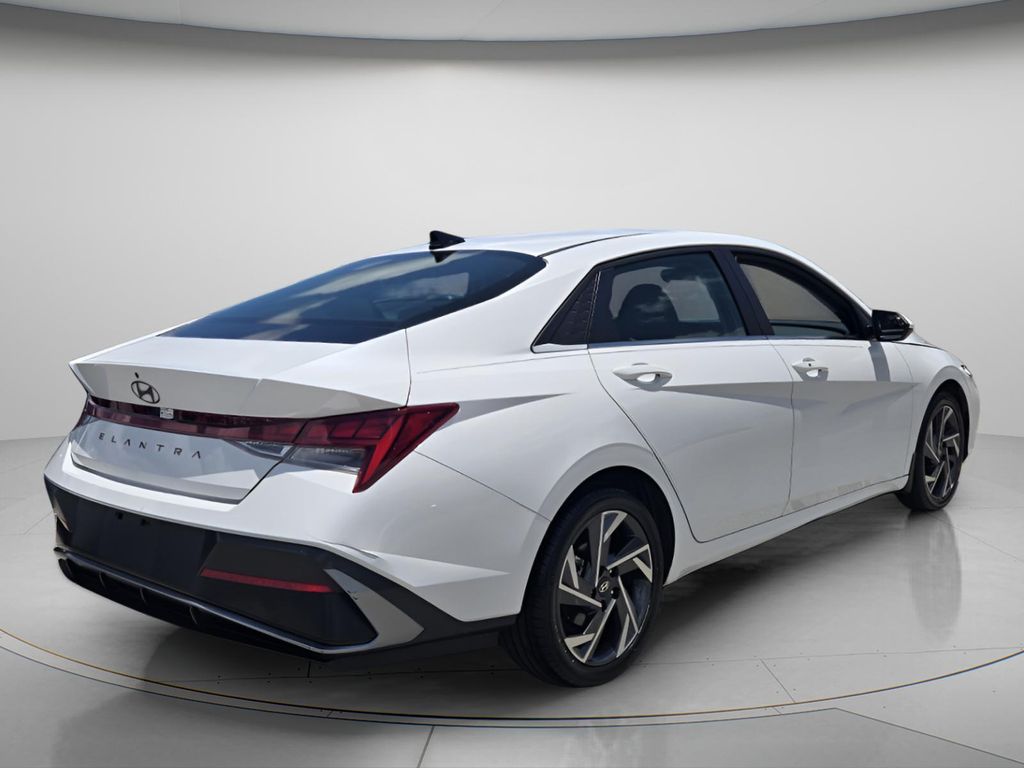 2024 Hyundai Elantra SEL - Photo 8