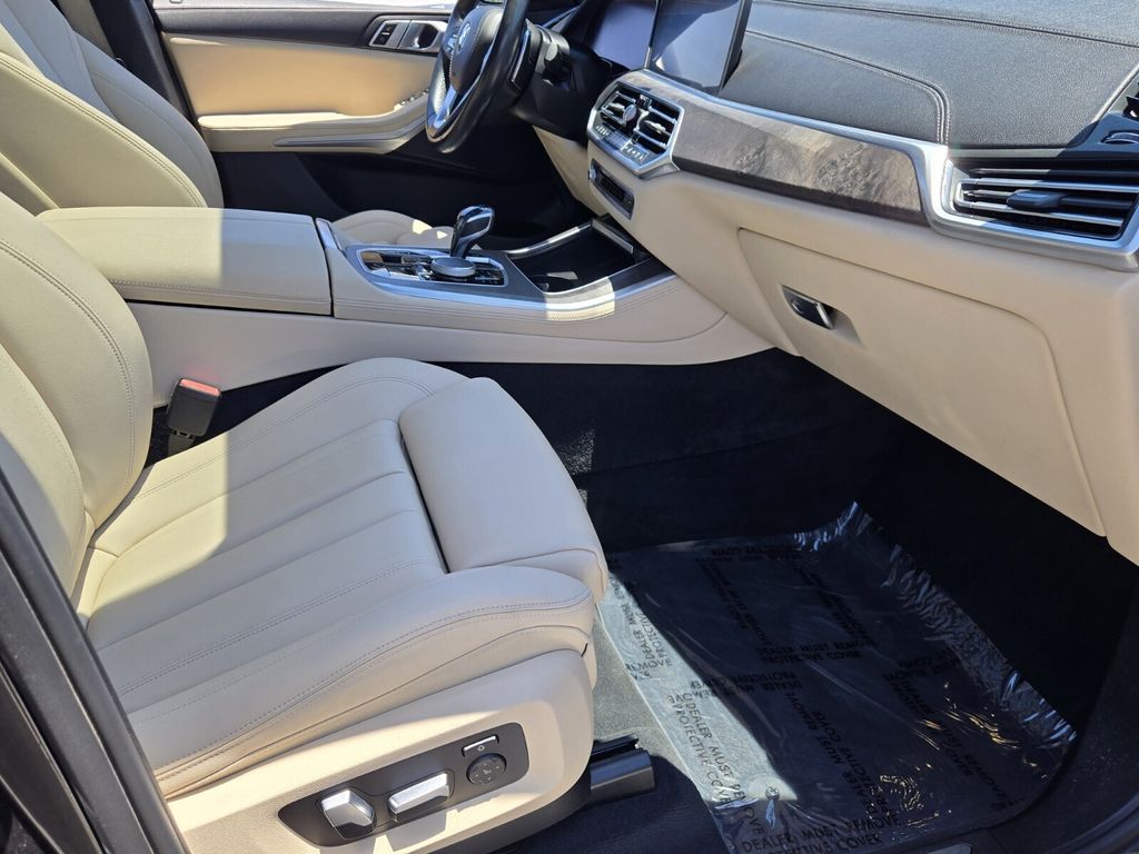 2020 BMW X5 40i - Photo 16