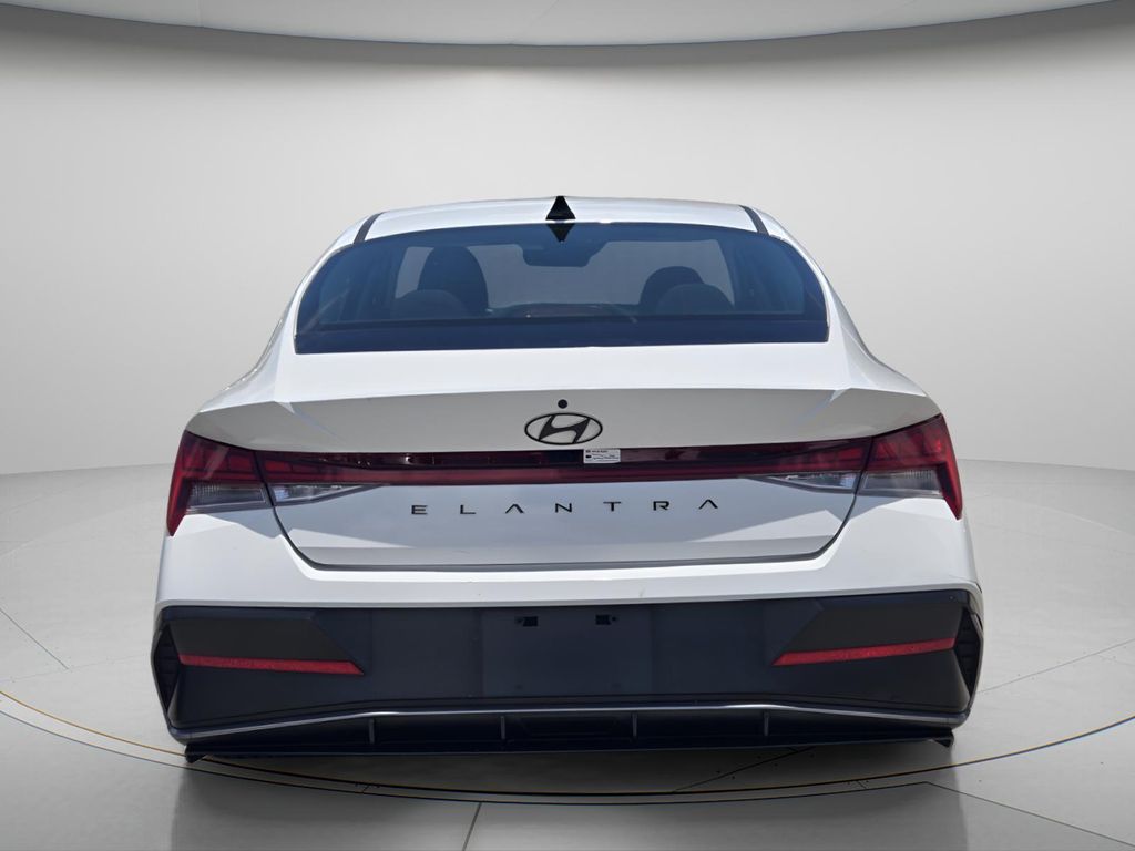 2024 Hyundai Elantra SEL - Photo 6