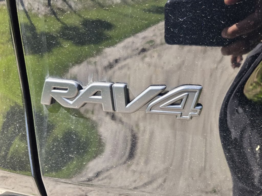 2023 Toyota RAV4 XLE Premium - Photo 9