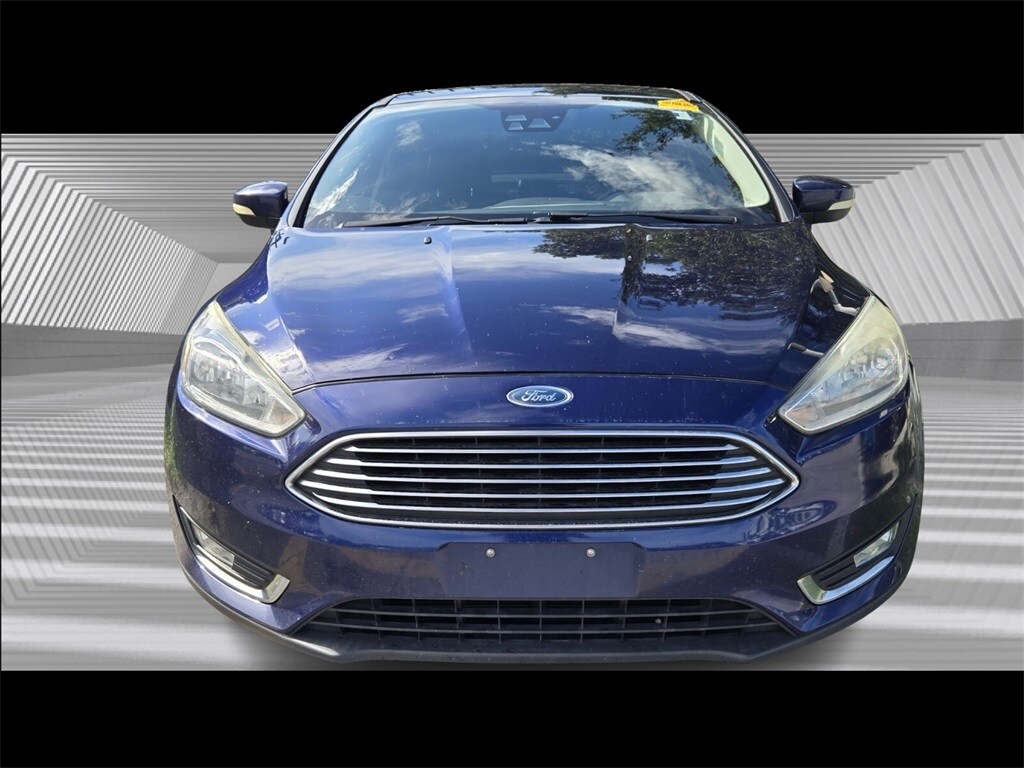 2016 Ford Focus Titanium photo 2