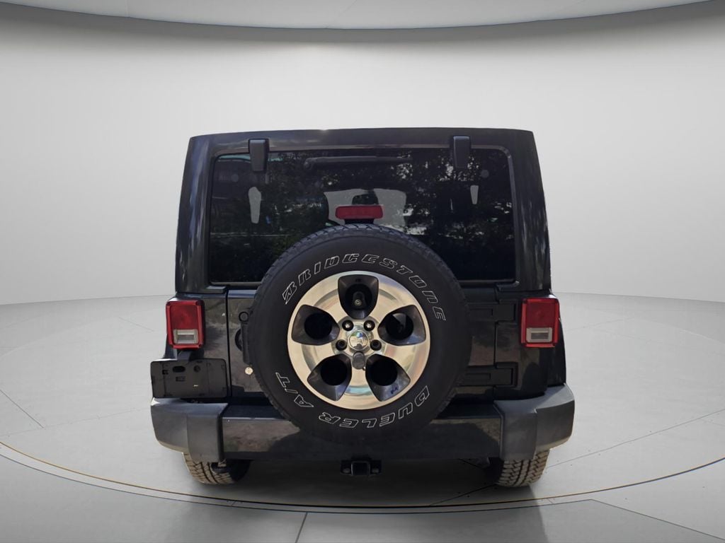 2016 Jeep Wrangler Unlimited Sahara - Photo 6