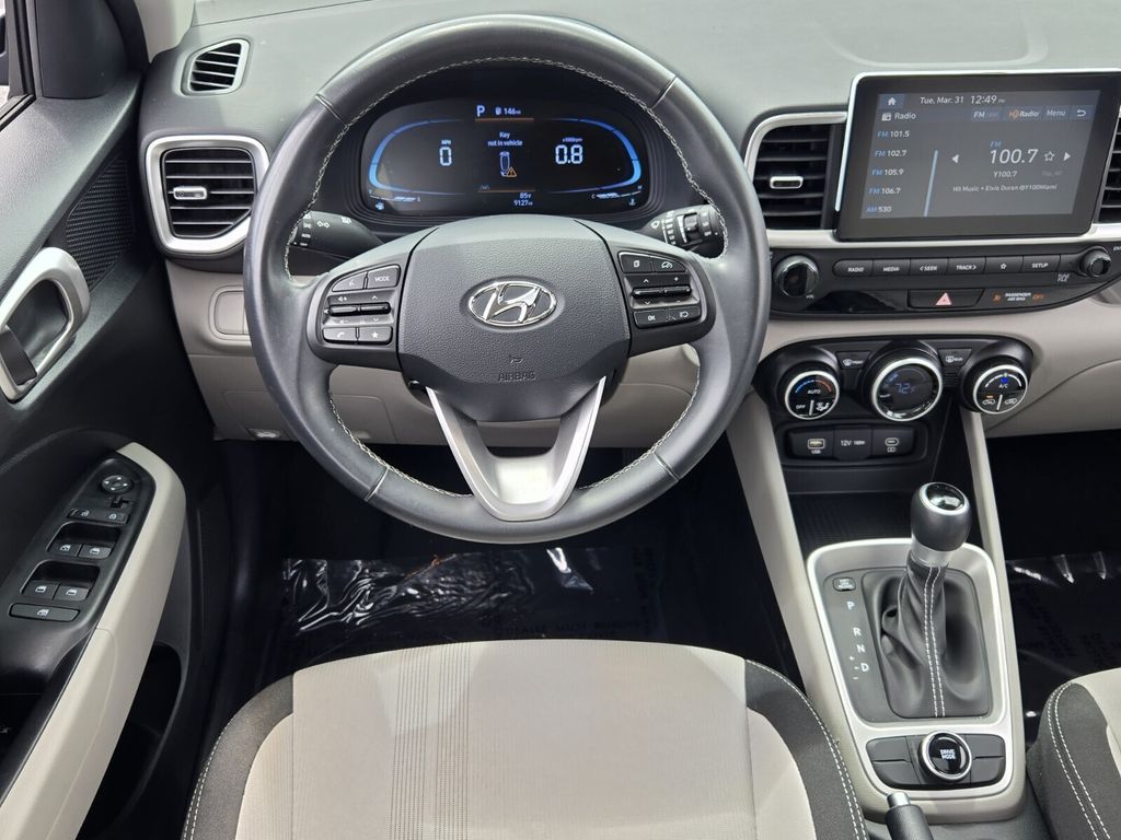 2024 Hyundai Venue SEL - Photo 13