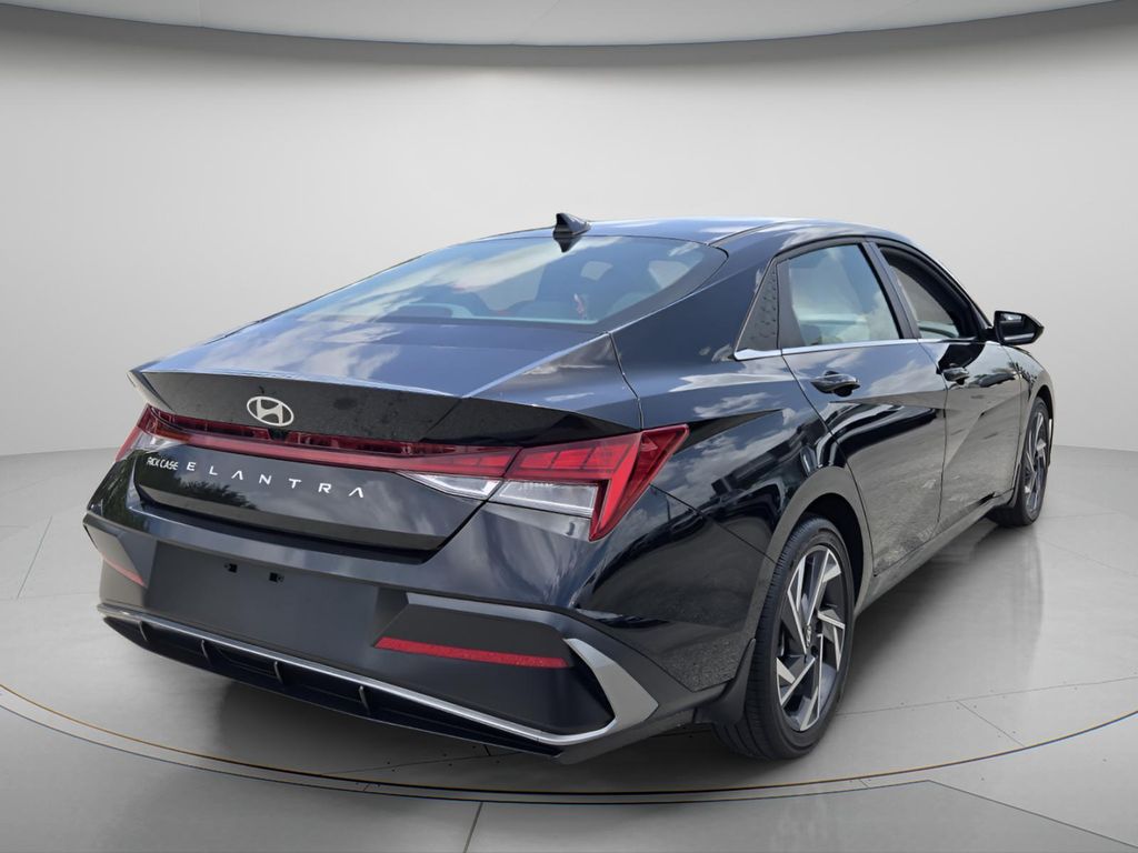 2025 Hyundai Elantra SEL - Photo 8
