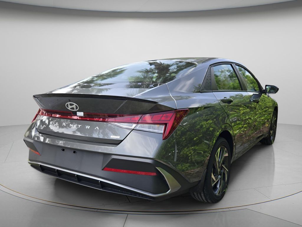 2025 Hyundai Elantra Blue - Photo 7
