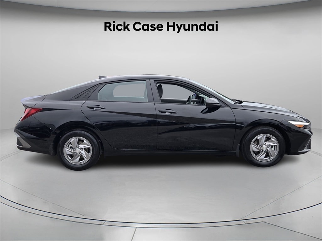 Certified 2025 Hyundai Elantra SE Sedan