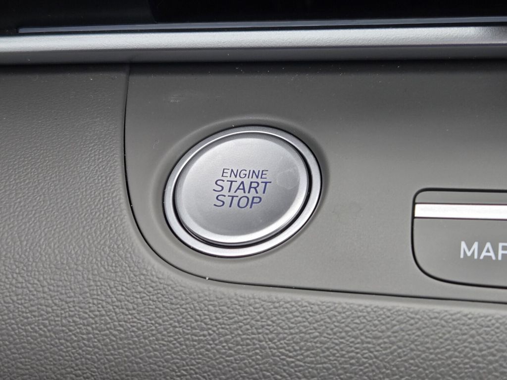 2025 Hyundai Elantra SEL - Photo 21