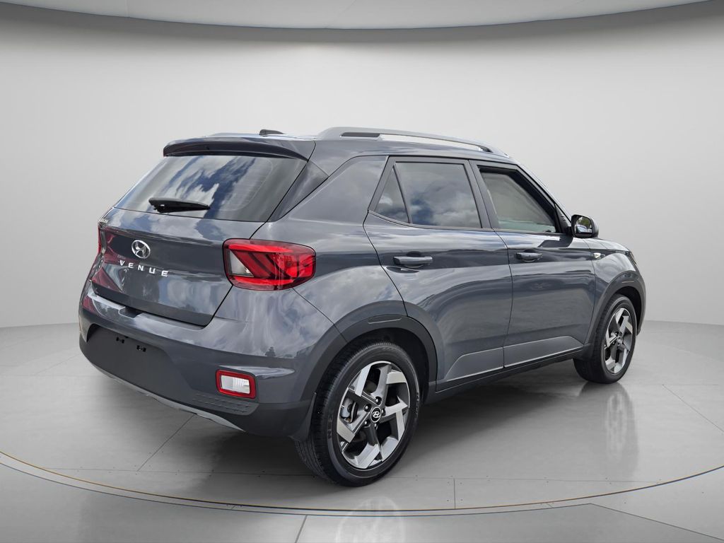 2024 Hyundai Venue SEL - Photo 8