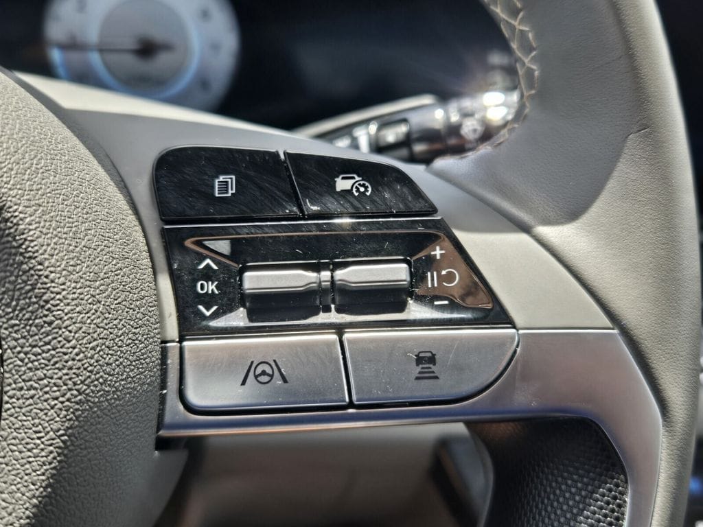 2025 Hyundai Elantra SEL - Photo 24