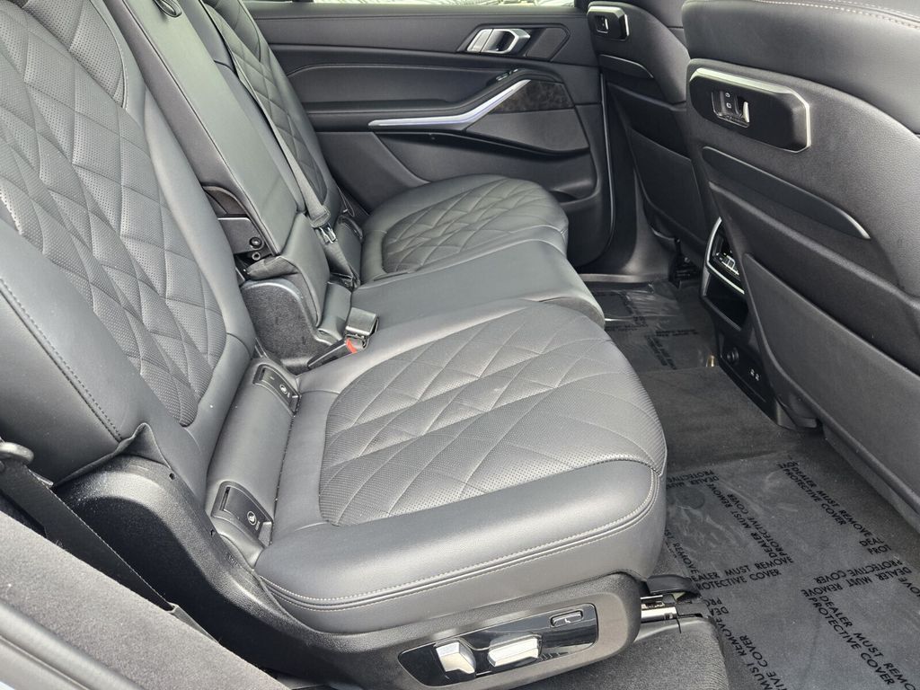 2023 BMW X7 40i - Photo 14