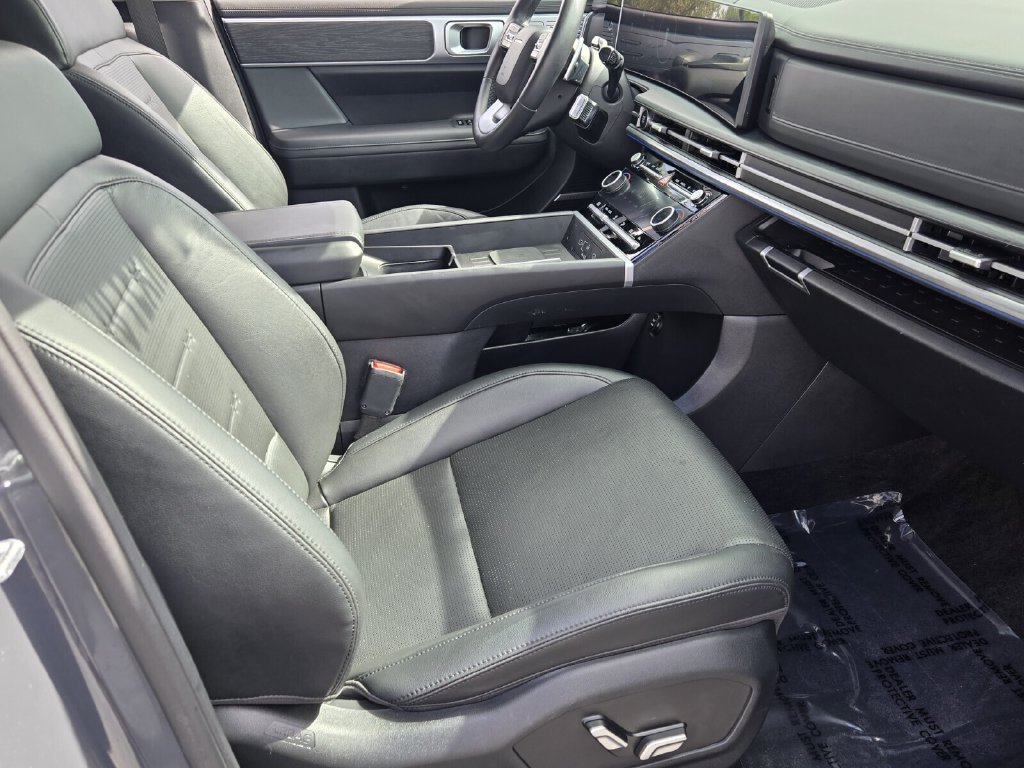2026 Hyundai Santa Fe Limited - Photo 16