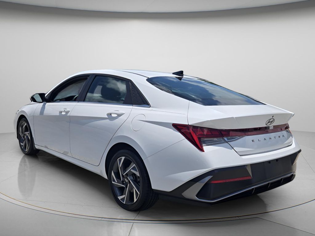 2024 Hyundai Elantra SEL - Photo 7