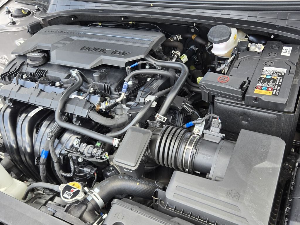 2025 Hyundai Elantra SEL - Photo 19