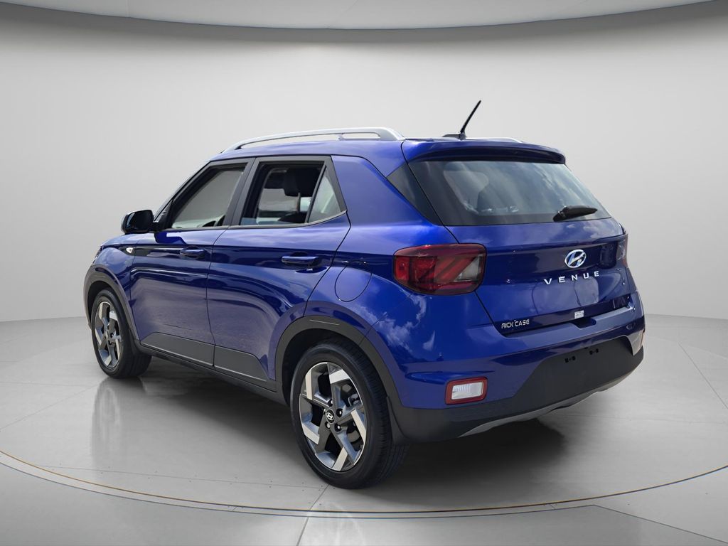 2025 Hyundai Venue Limited - Photo 6