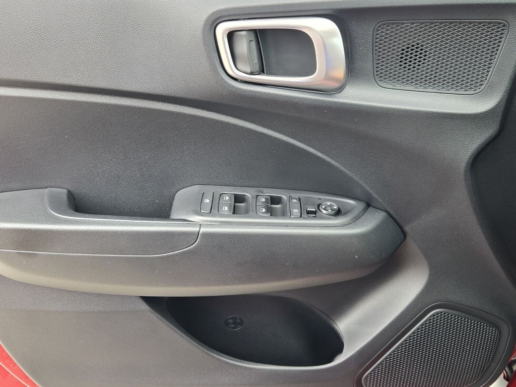 2023 Hyundai Venue SEL - Photo 28