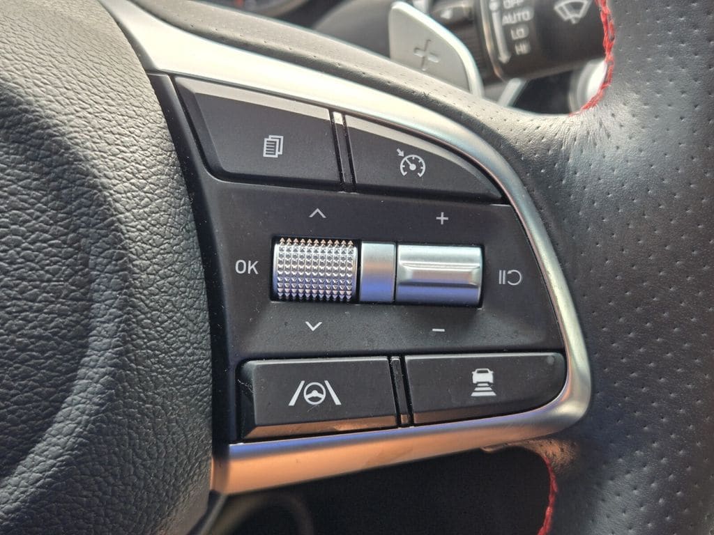 2023 GENESIS G70 Standard - Photo 24