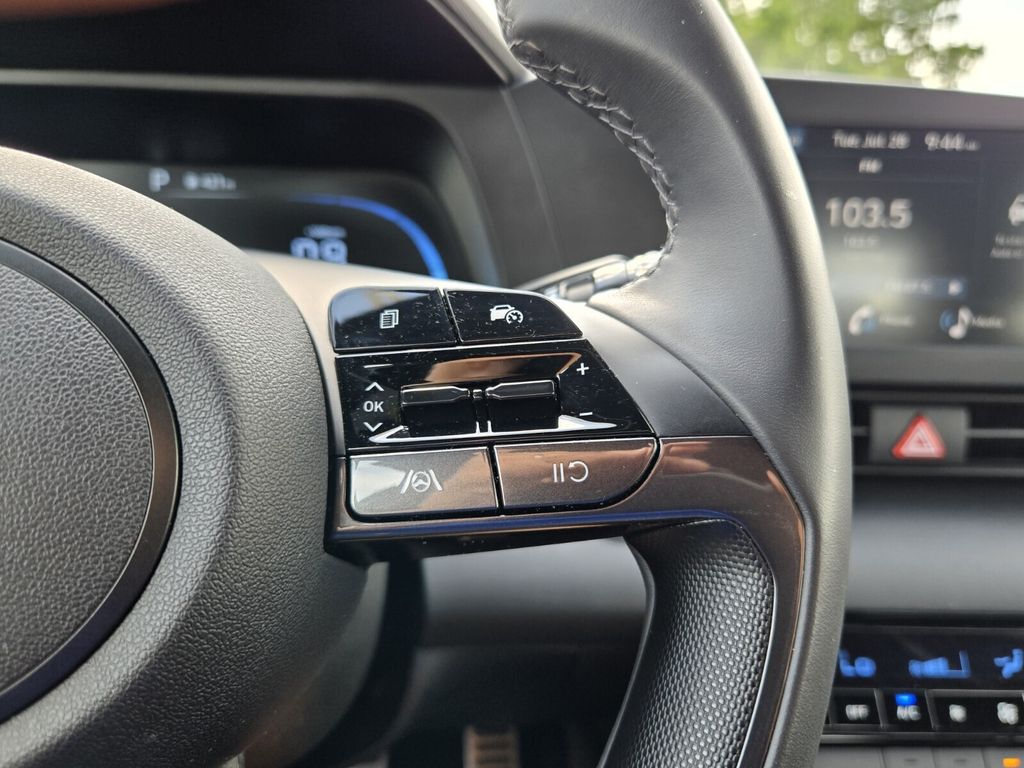 2025 Hyundai Elantra SEL - Photo 23