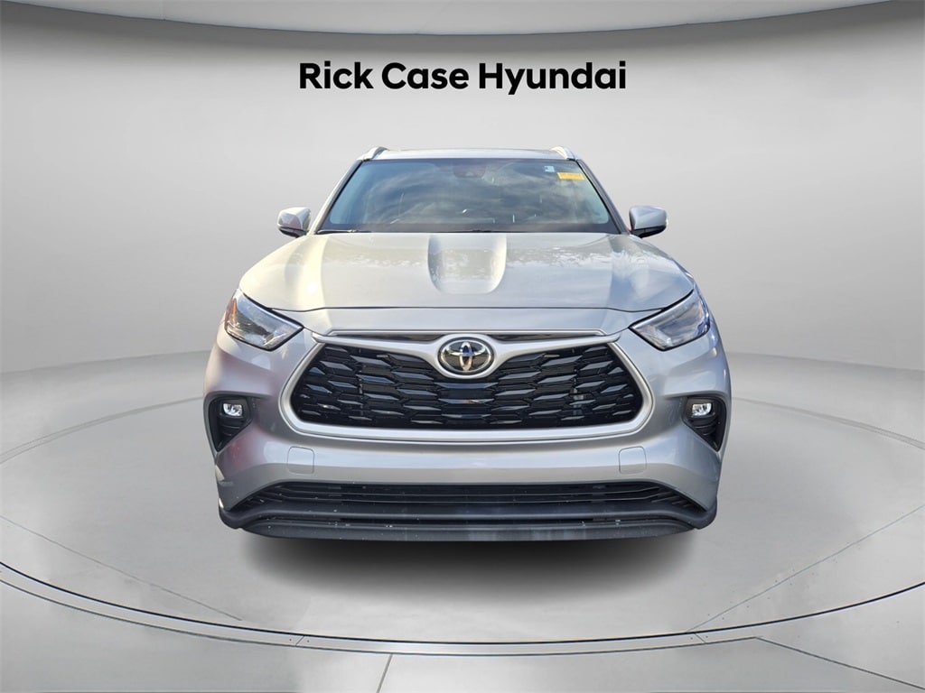 Used 2022 Toyota Highlander XLE SUV