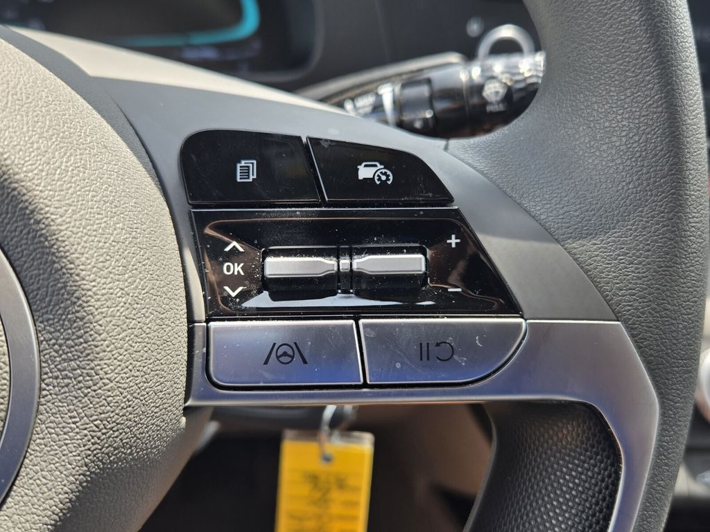 2025 Hyundai Elantra SE - Photo 23