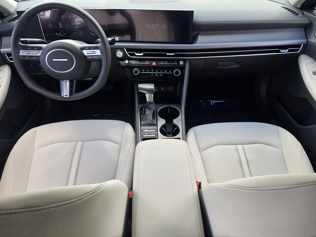 2025 Hyundai Sonata SE - Photo 12