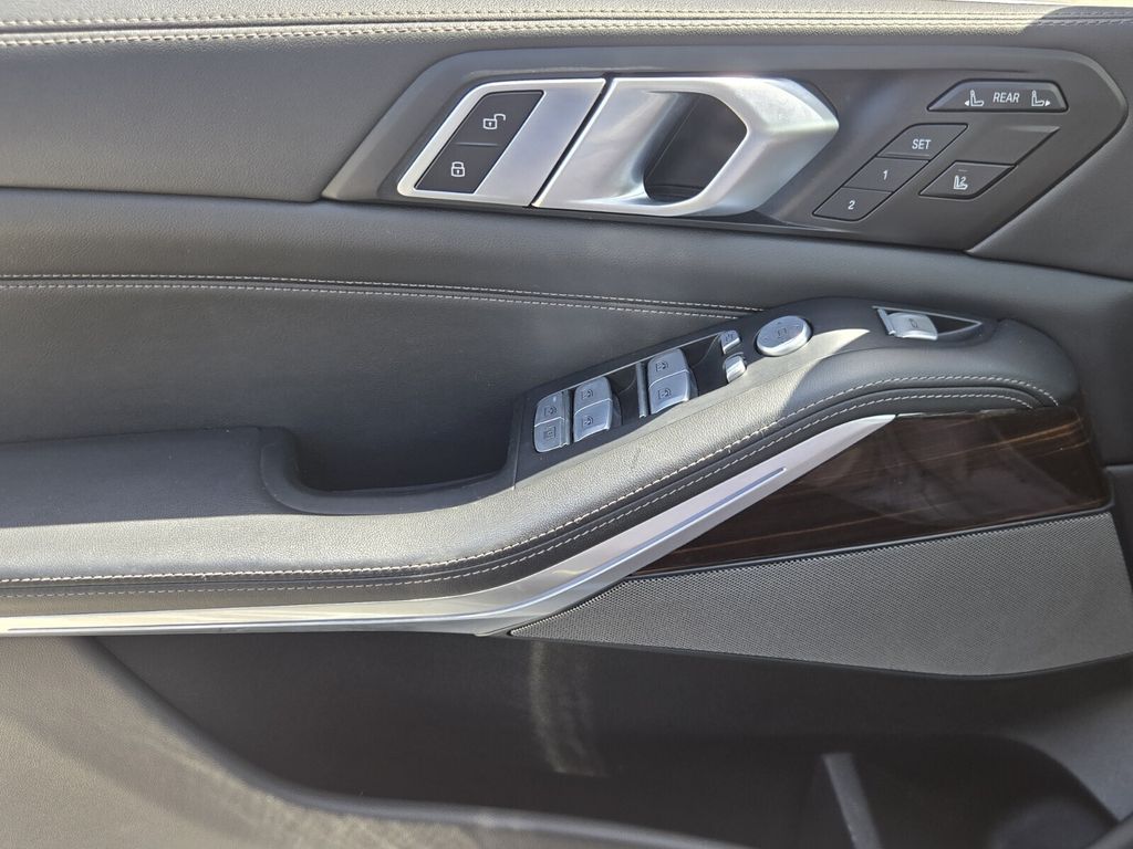 2025 BMW X7 40i - Photo 28