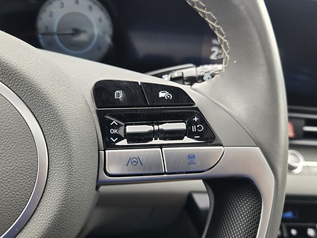 2025 Hyundai Elantra SEL - Photo 24