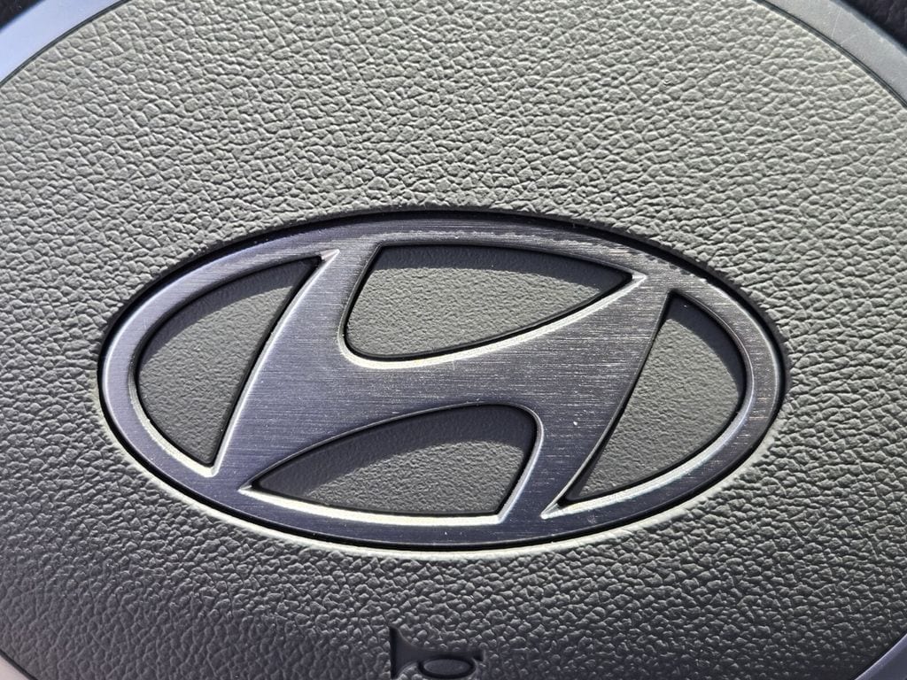 2025 Hyundai Elantra SE - Photo 28