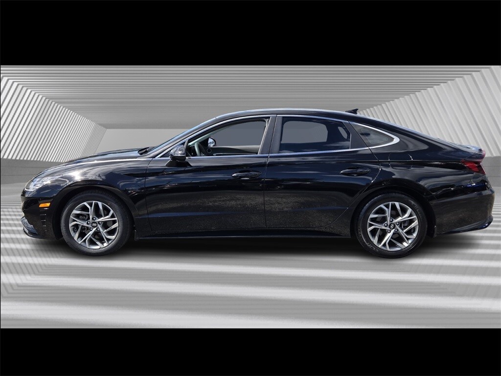 2023 Hyundai Sonata SEL photo 2