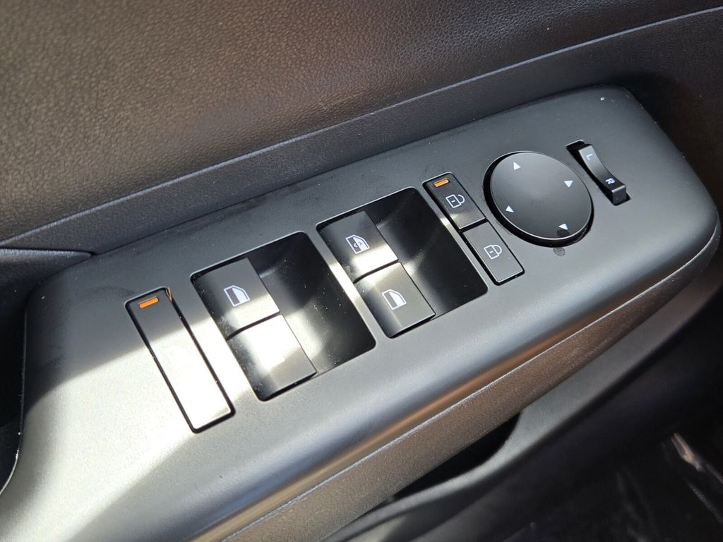 2024 Hyundai Kona EV SEL - Photo 26
