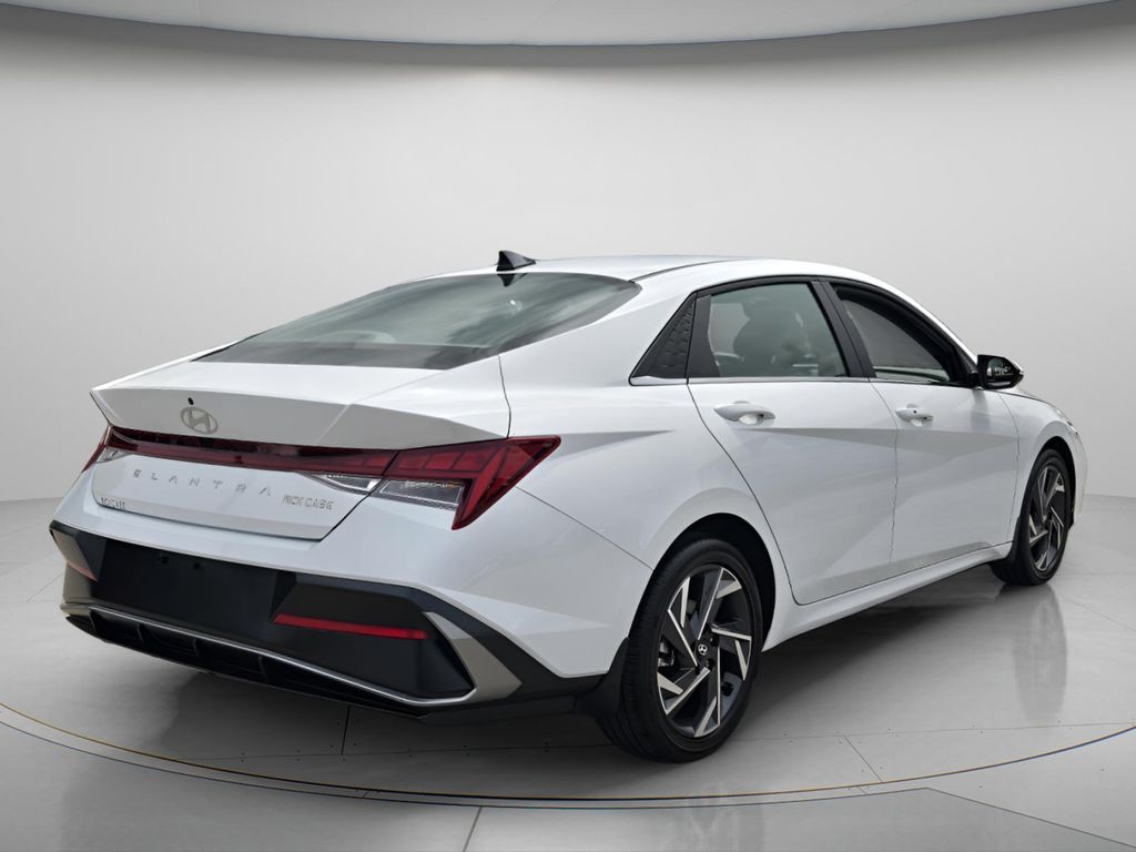 2025 Hyundai Elantra SEL - Photo 8