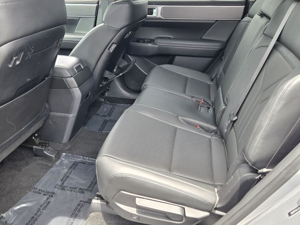 2025 Hyundai Santa Fe SEL - Photo 11