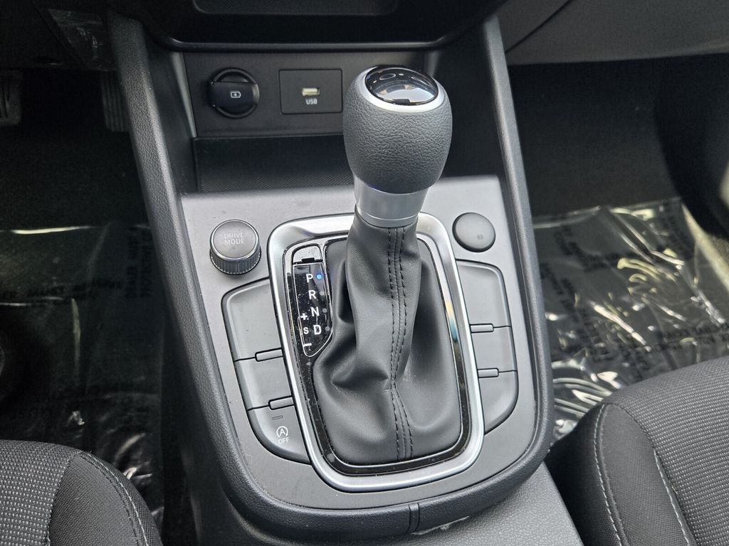 2023 Hyundai Kona SEL - Photo 17