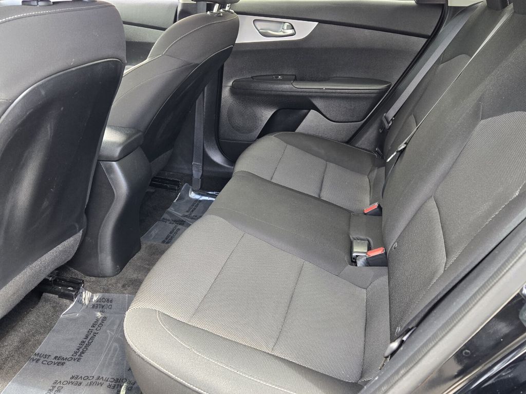 2024 Kia Forte LXS - Photo 11