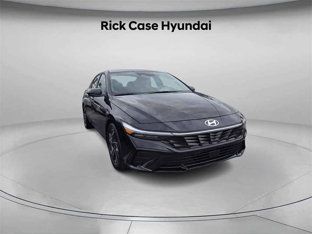 Certified 2025 Hyundai Elantra SEL Convenience Sedan