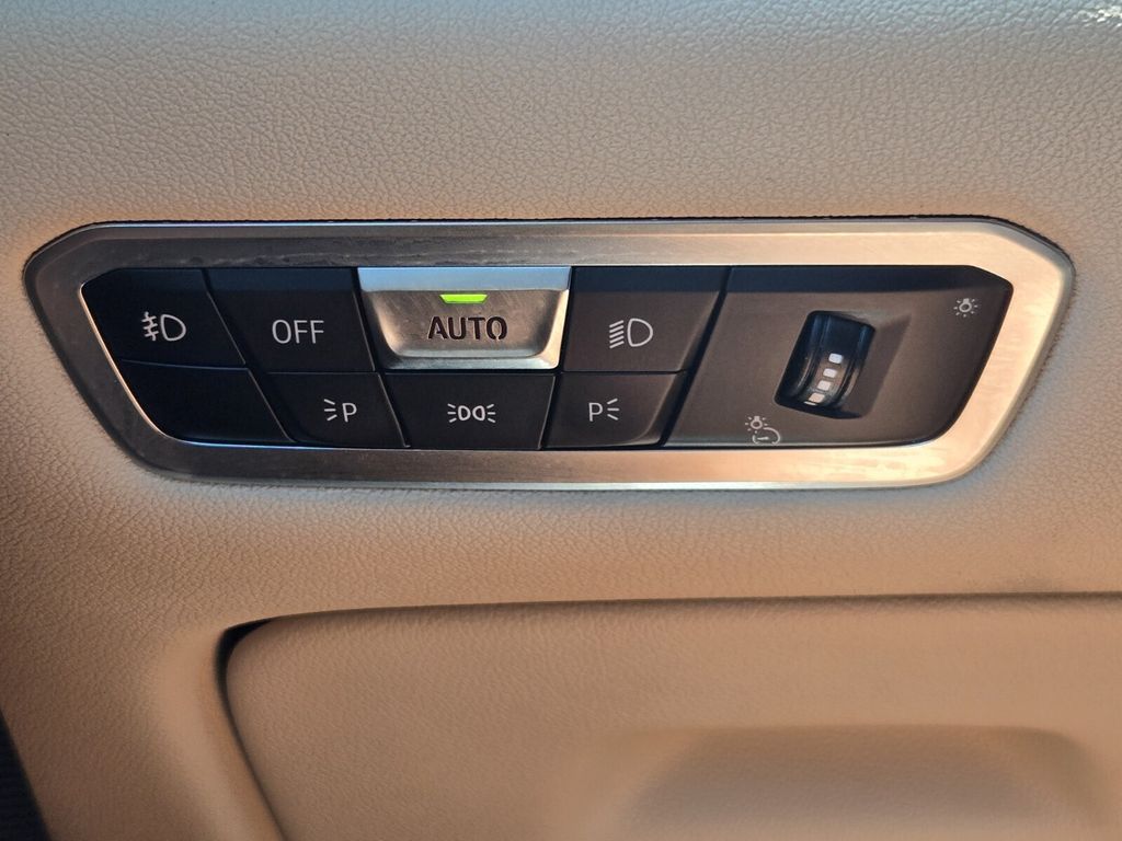 2020 BMW X5 40i - Photo 25