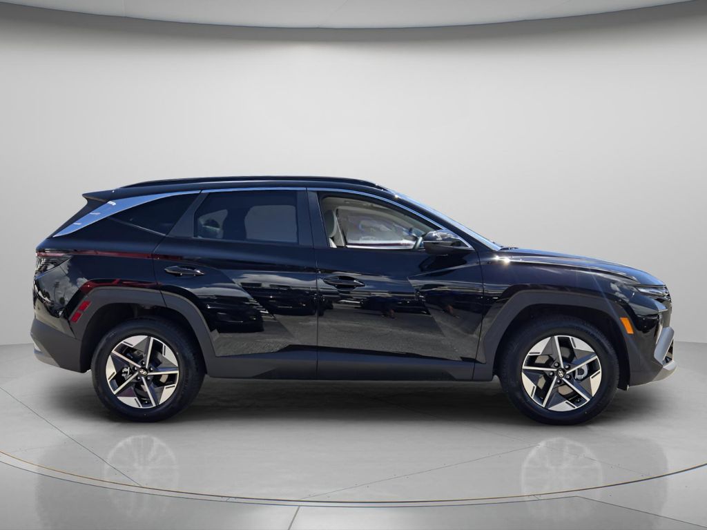 2025 Hyundai Tucson SEL Convenience - Photo 4