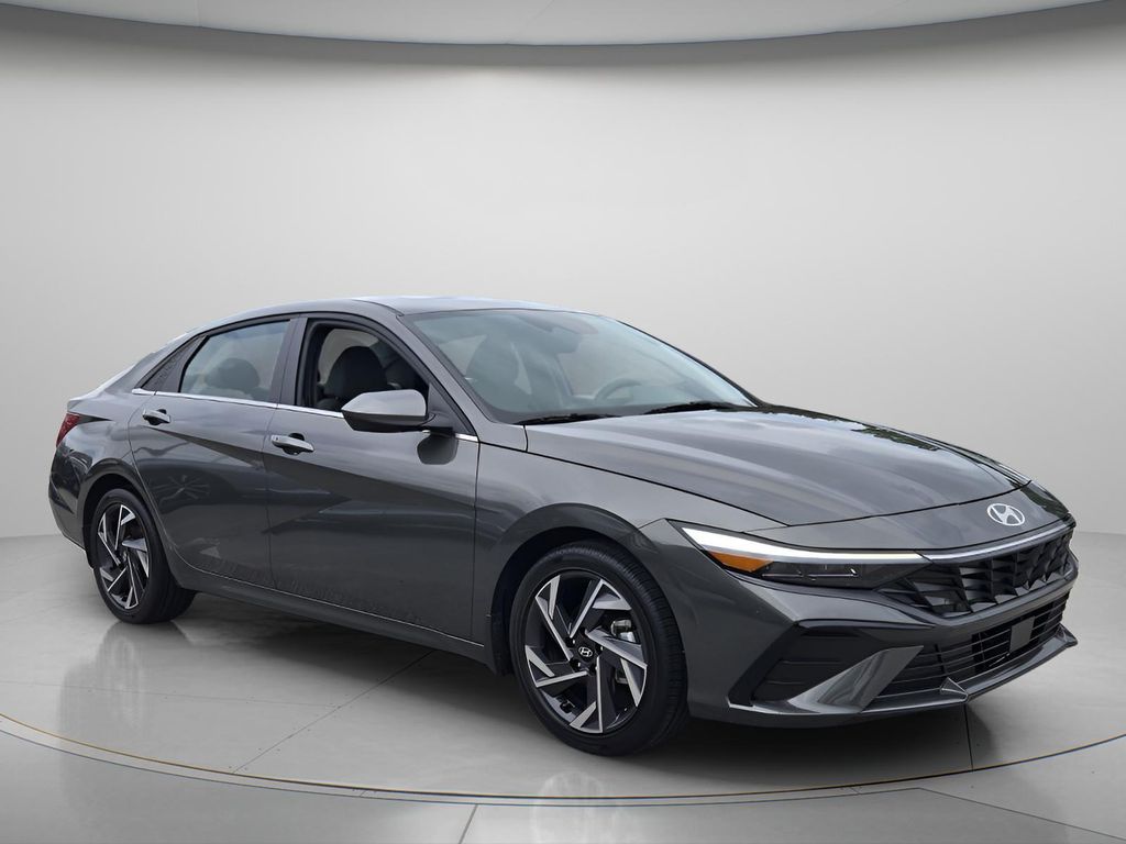 2025 Hyundai Elantra SEL - Photo 9