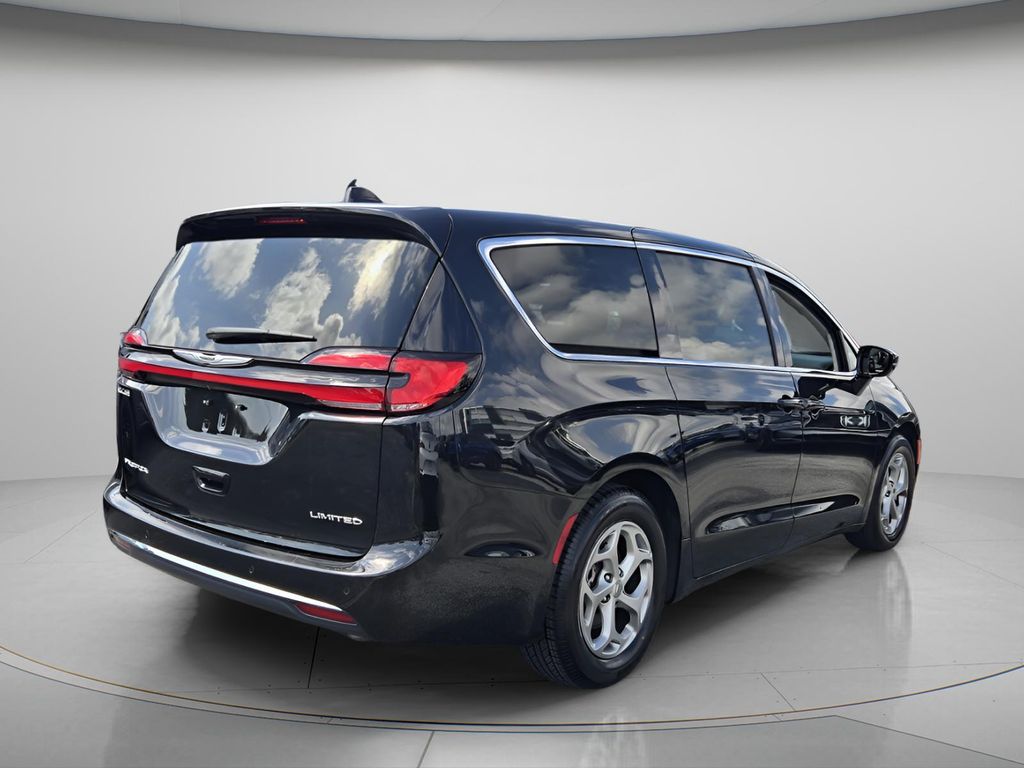 2024 Chrysler Pacifica Limited - Photo 8