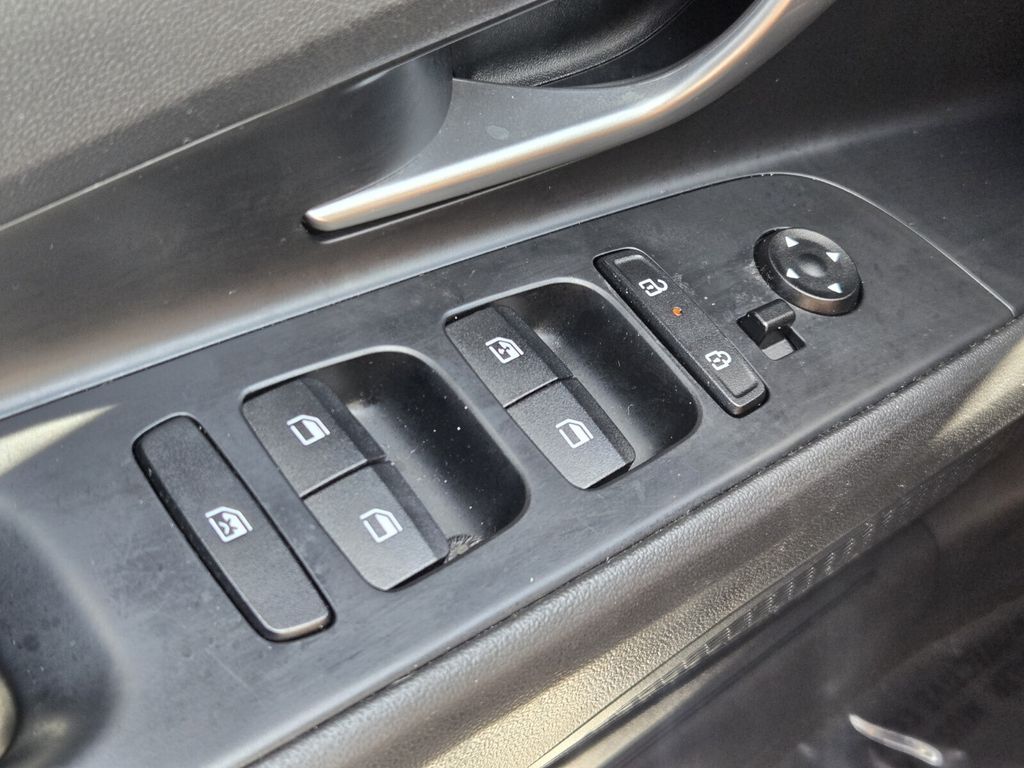 2024 Hyundai Elantra SEL - Photo 28