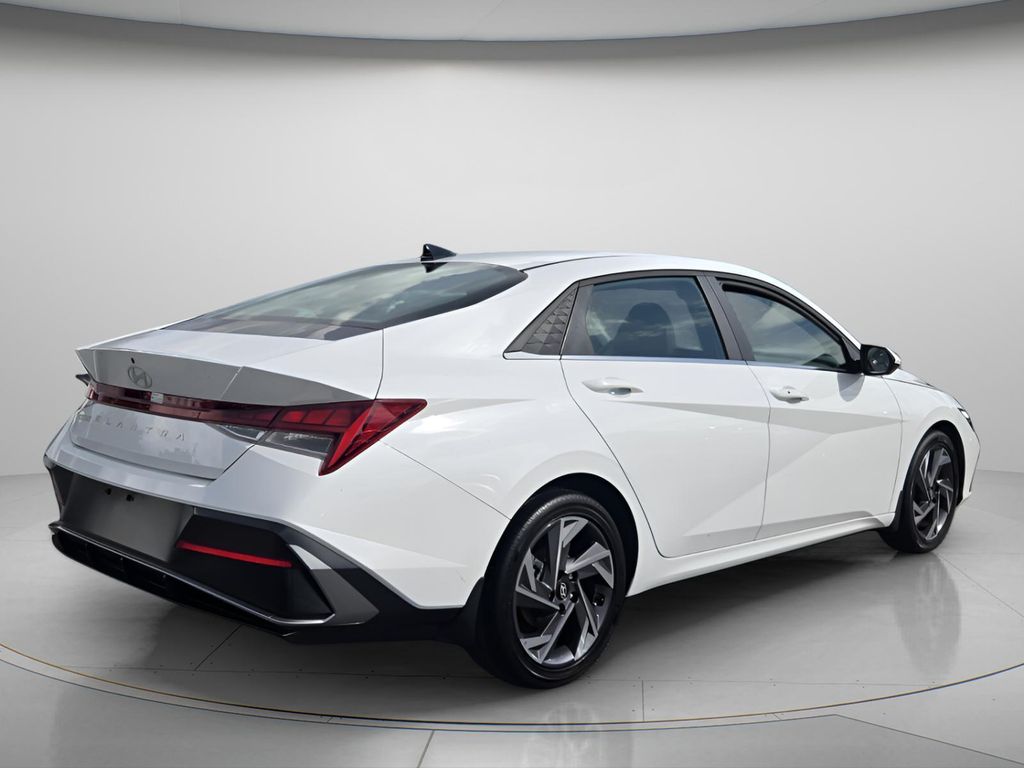 2025 Hyundai Elantra SEL - Photo 8