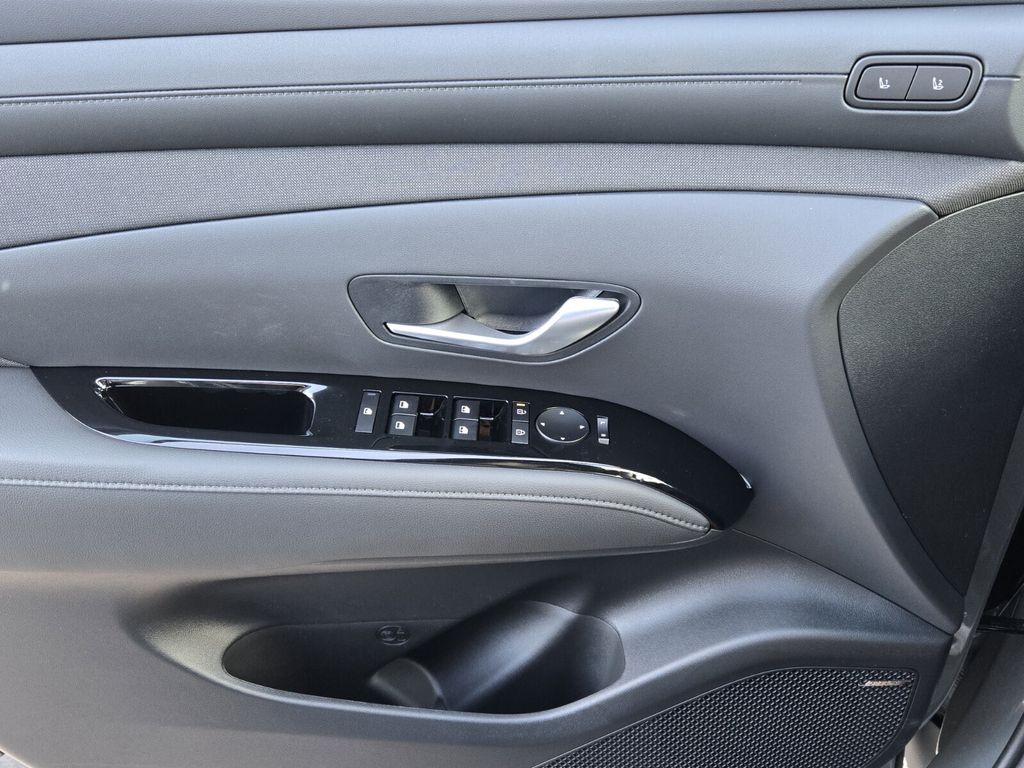 2026 Hyundai Santa Cruz Limited - Photo 13