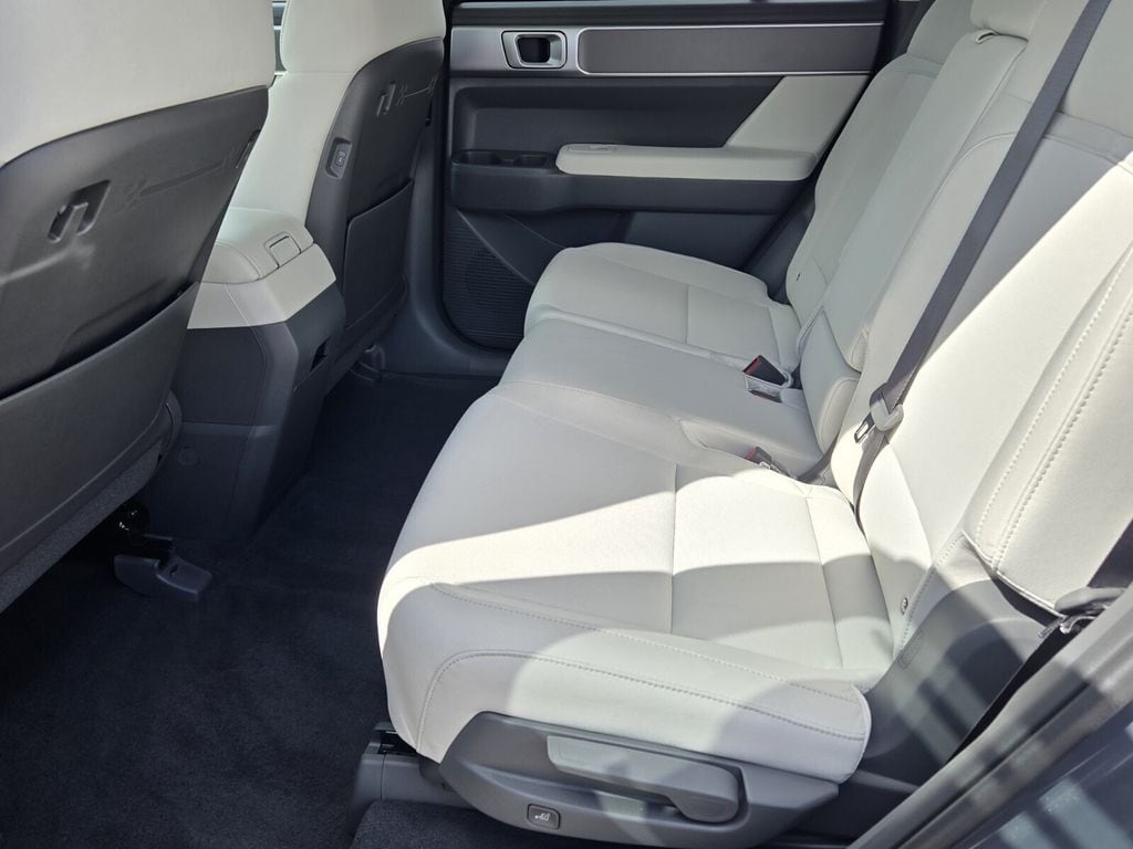2026 Hyundai Santa Fe SE - Photo 6