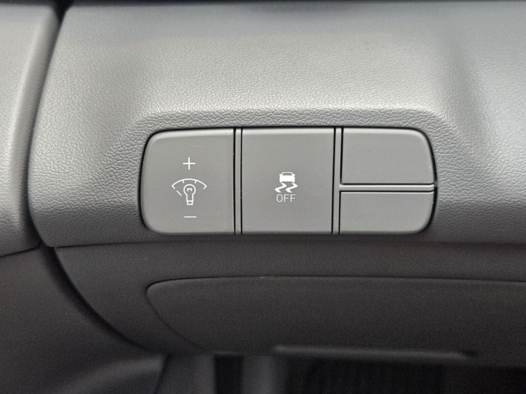 2025 Hyundai Elantra SEL - Photo 28