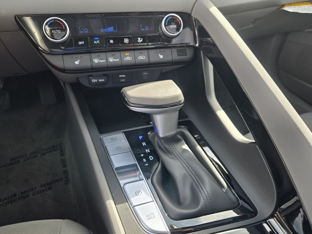 2025 Hyundai Elantra SEL - Photo 18