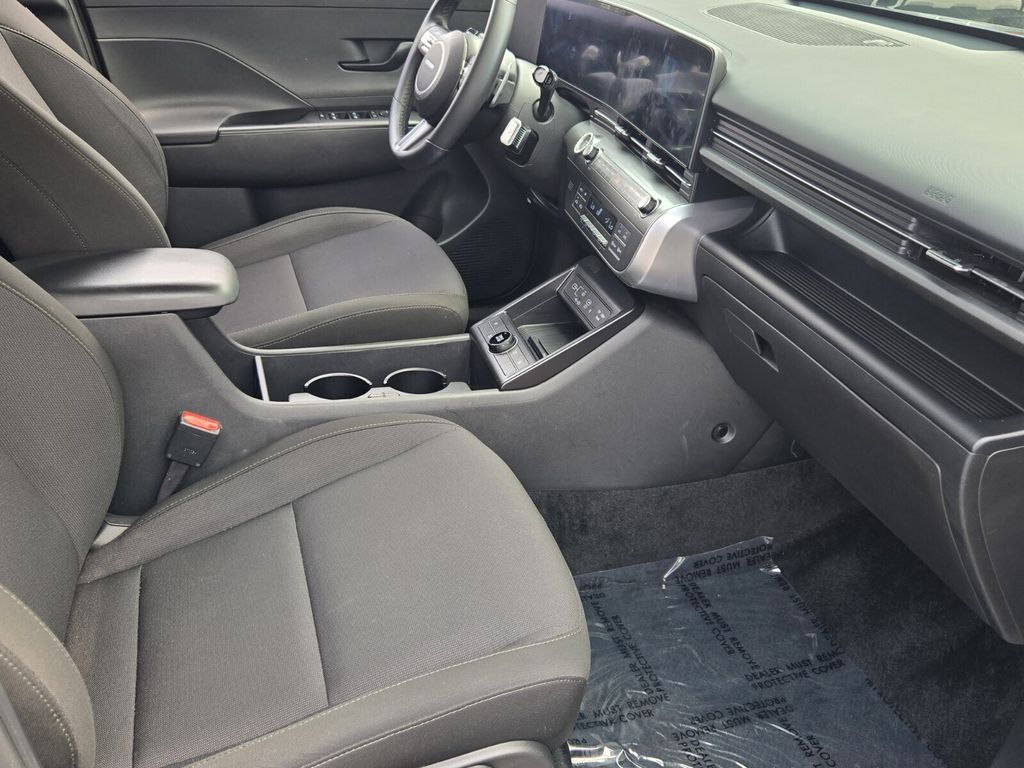2025 Hyundai Kona SEL Convenience - Photo 16