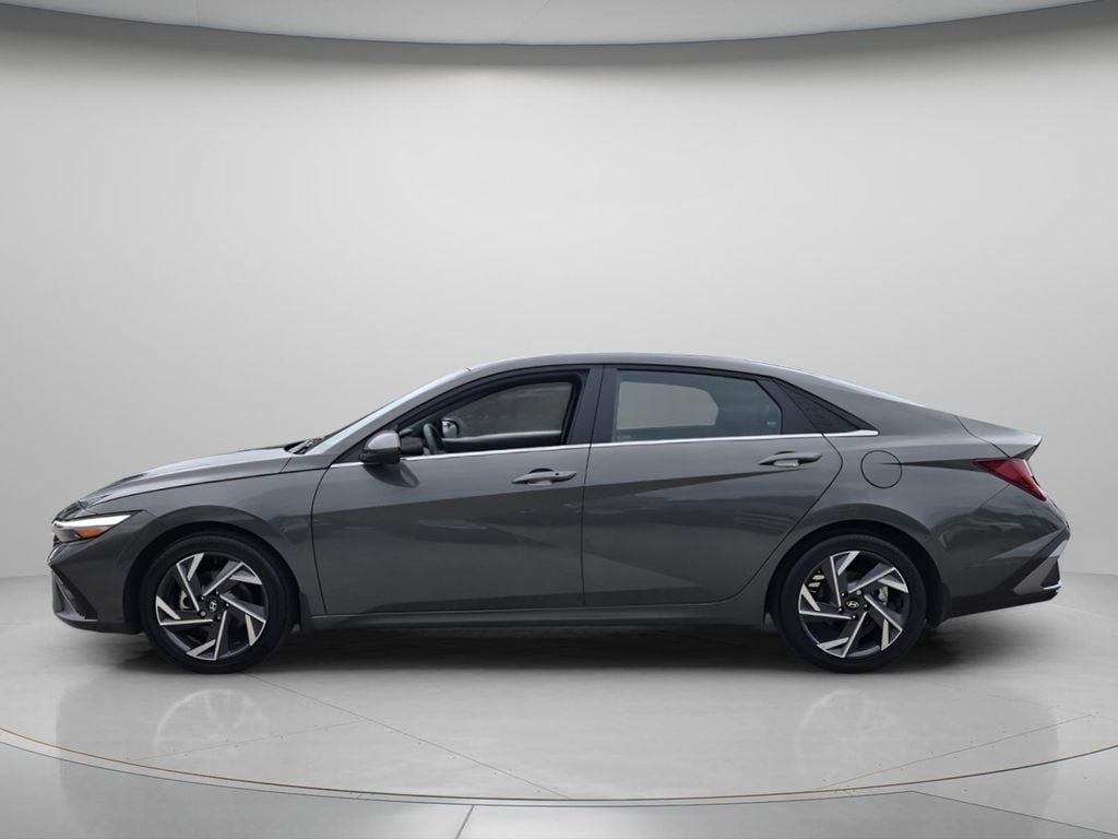 Certified 2025 Hyundai Elantra SEL Convenience Sedan