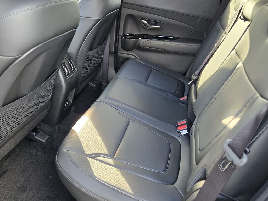 2026 Hyundai Santa Cruz Limited - Photo 6