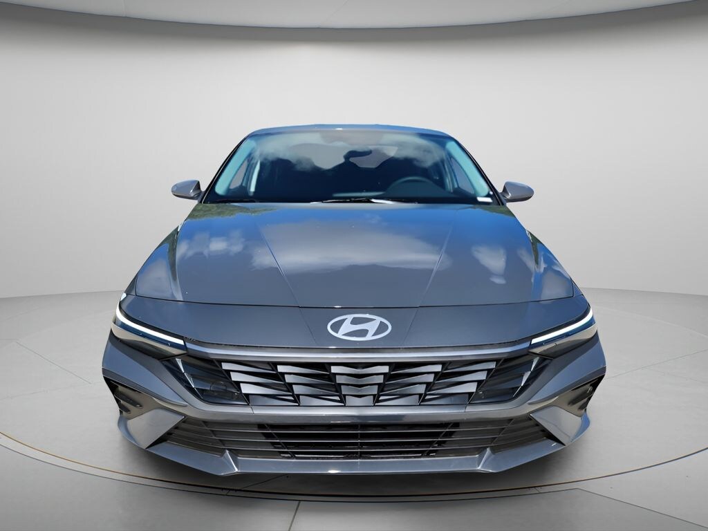 New 2026 Hyundai Elantra SE Sedan